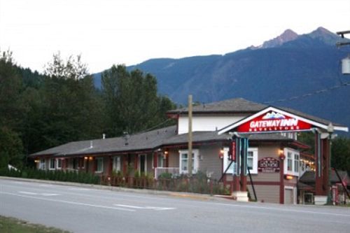 The Revelstoke Gateway Inn Exteriör bild